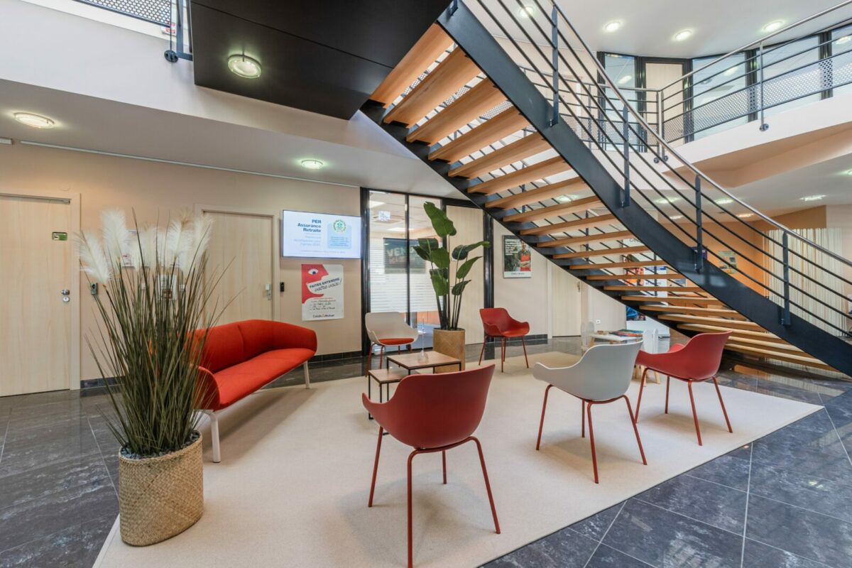 Agencement et décoration d'une salle d'attente à Strasbourg.