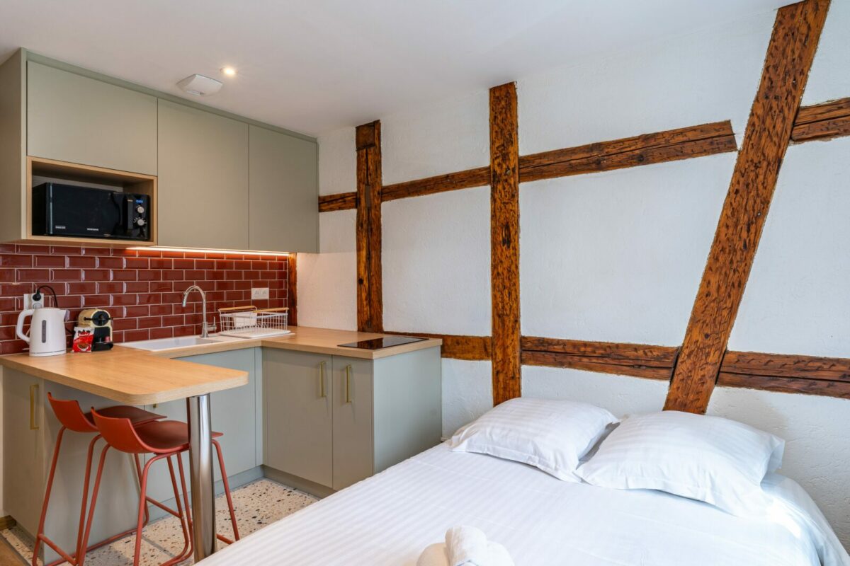 Décoration logement saisonnier à Strasbourg par une décoratrice d'intérieur.