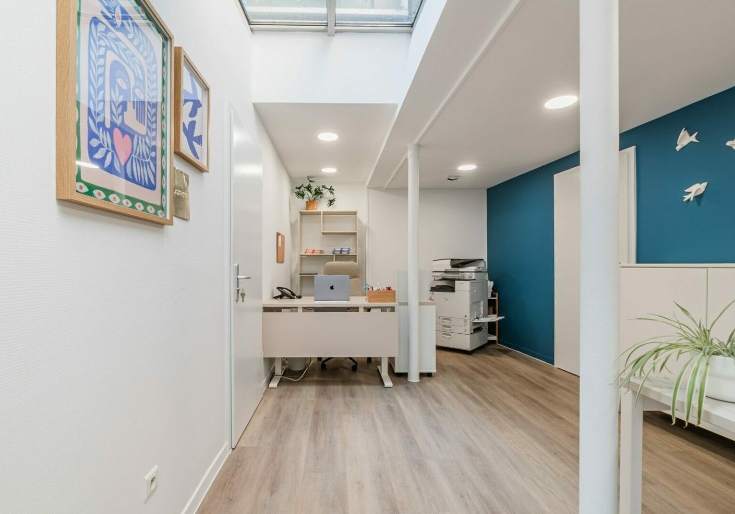 Photo d'une réalisation d'un projet d'aménagement et de décoration de bureaux à Strasbourg.