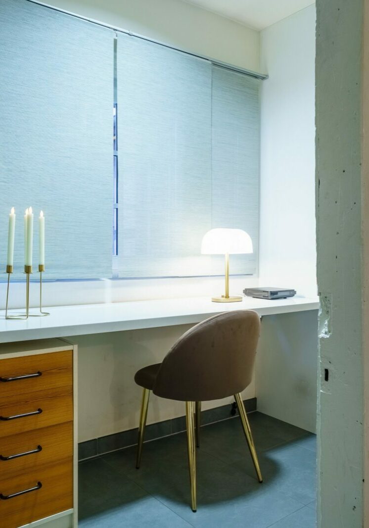 Décoration et aménagement d'un logement saisonnier type Airbnb à Strasbourg.