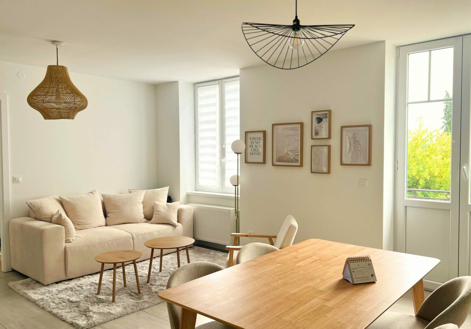 Transformation du salon après l'intervention de la décoratrice