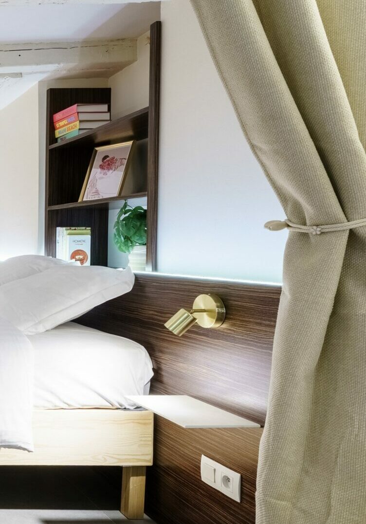 Décoration et aménagement d'un logement saisonnier type Airbnb à Strasbourg.