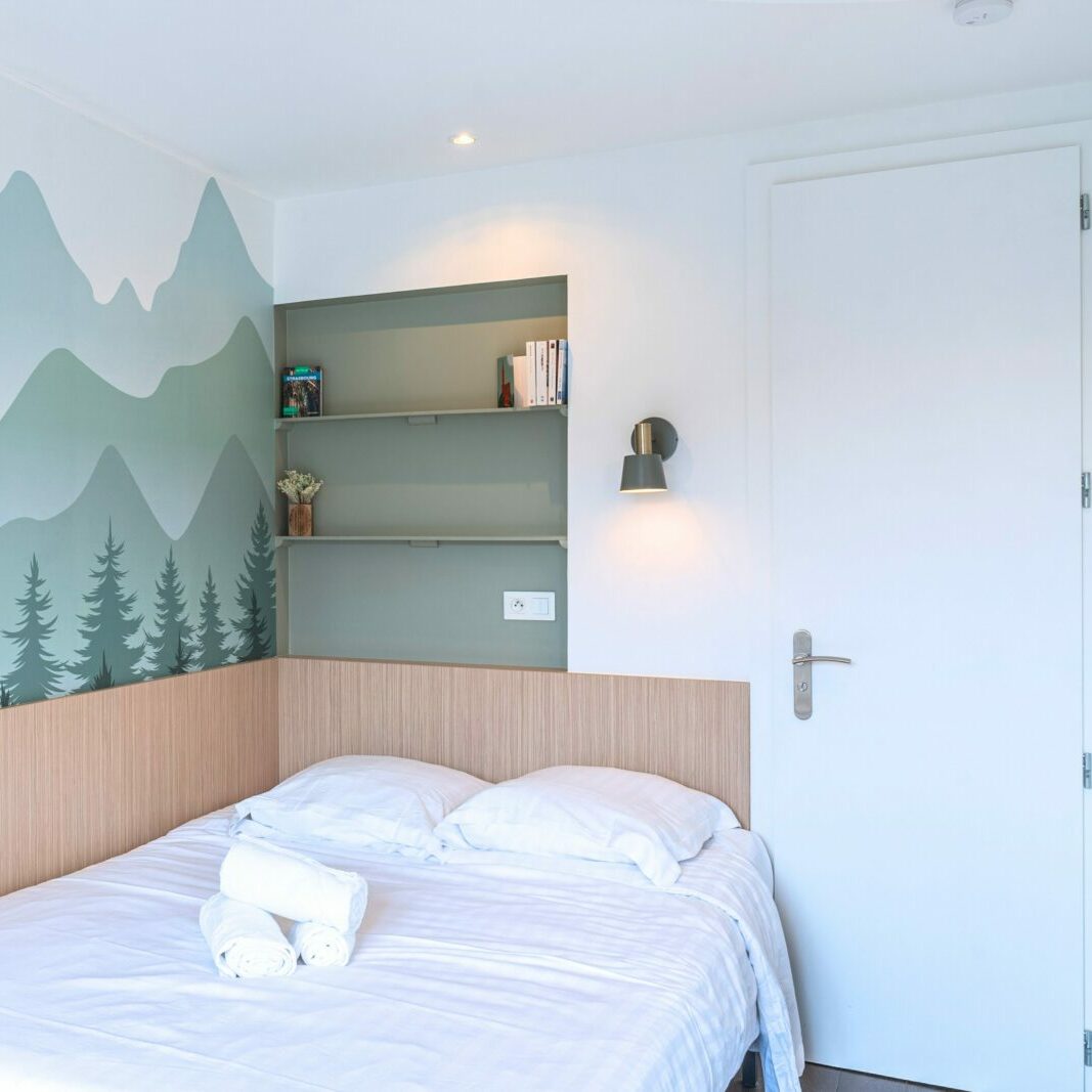Décoration d'un logement saisonnier à Strasbourg sur la plateforme Airbnb.