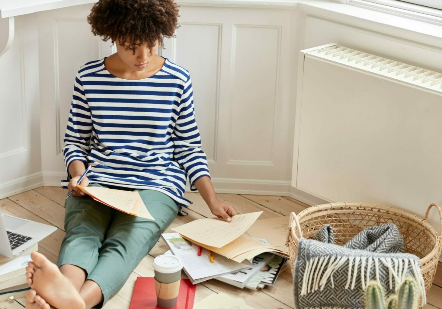 Maison encombrée et charge mentale : repartir sur de bonnes bases à la rentrée avec votre coach en rangement à Strasbourg.