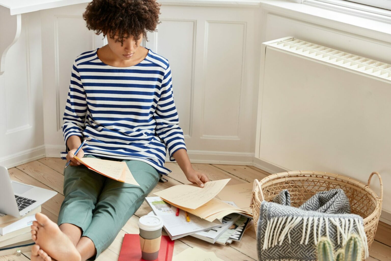 Maison encombrée et charge mentale : repartir sur de bonnes bases à la rentrée avec votre coach en rangement à Strasbourg.